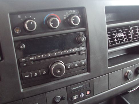 Used 2013 Chevrolet Express 1500 LS image 22