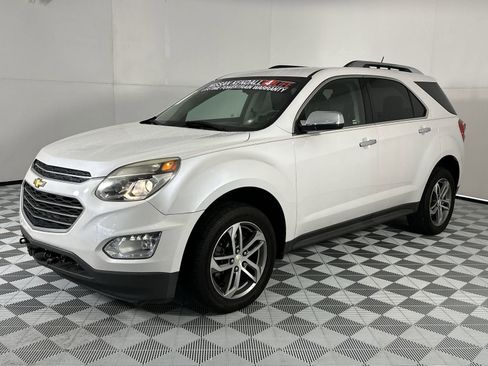 Used 2017 Chevrolet Equinox Premier w/ Enhanced Convenience Package FWD image 4