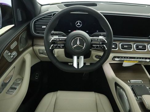 New 2026 Mercedes-Benz GLS 580 4MATIC image 11