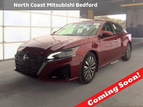 Used 2023 Nissan Altima 2.5 SV FWD image 1