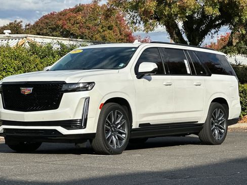 Used 2023 Cadillac Escalade ESV Sport Platinum image 7