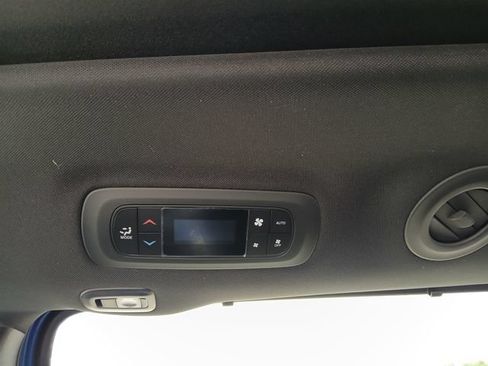 New 2027 Chrysler Pacifica Select FWD image 32