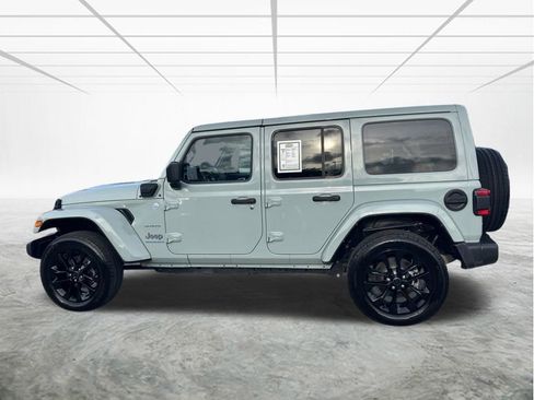 Used 2024 Jeep Wrangler Unlimited Sahara AWD/4WD image 7