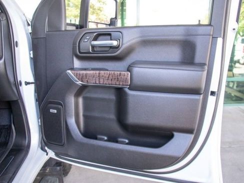 Used 2023 GMC Sierra 3500 Denali image 19