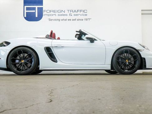 Used 2020 Porsche 718 Boxster Spyder RWD image 48