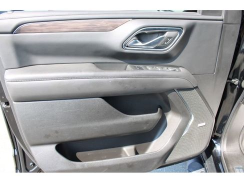 Used 2023 Chevrolet Tahoe Z71 w/ Luxury Package image 9