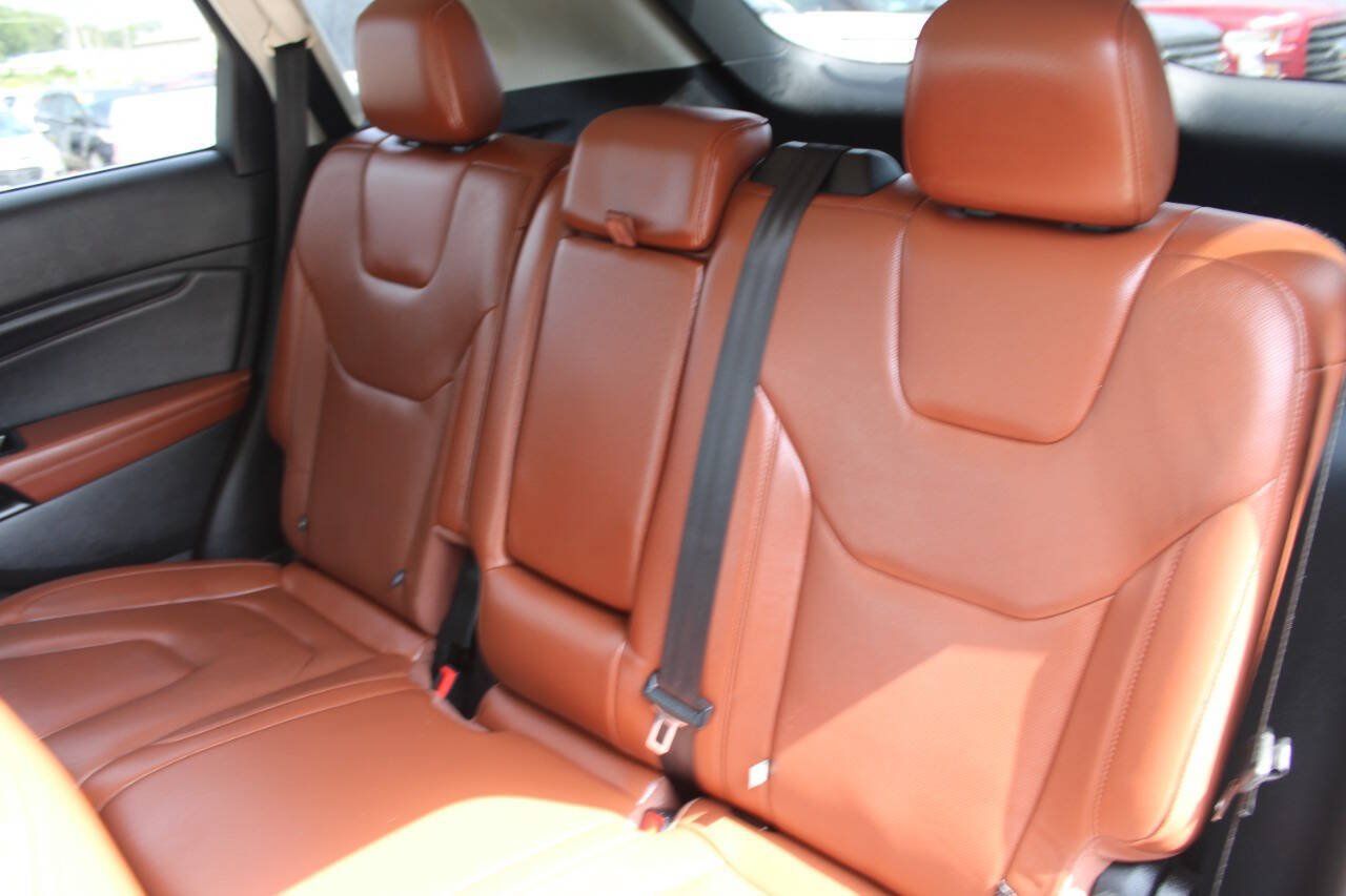 Used 2015 Ford Edge Titanium w/ Equipment Group 301A FWD image 17