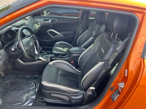 Used 2015 Hyundai Veloster Turbo FWD image 12