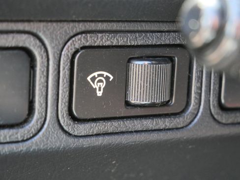 Used 1997 MAZDA MX-5 Miata RWD image 20