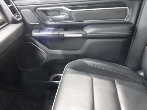 Used 2019 RAM 1500 Laramie AWD/4WD image 16