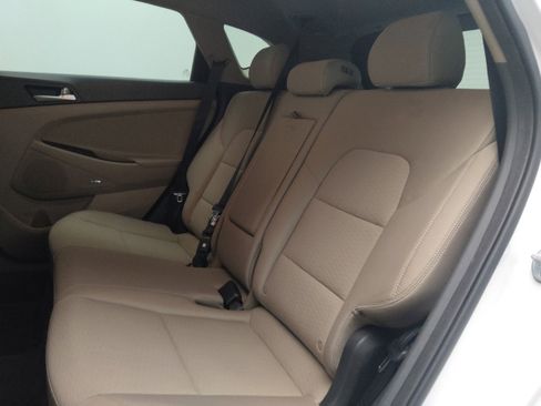 Used 2019 Hyundai Tucson Sport image 18