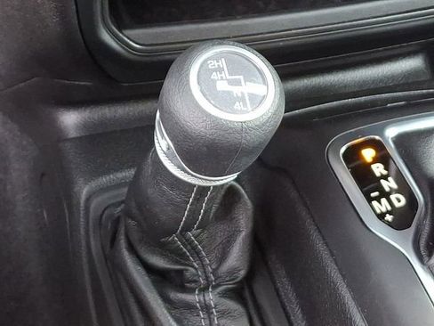 Used 2025 Jeep Gladiator Sport image 27