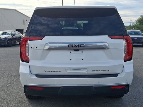 Used 2023 GMC Yukon XL Denali AWD/4WD image 5