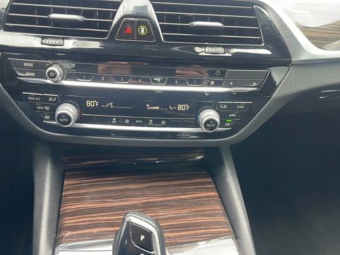 Used 2021 BMW 530i image 24