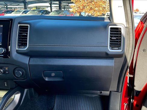 Used 2024 Nissan Frontier SV w/ SV Convenience Package image 18