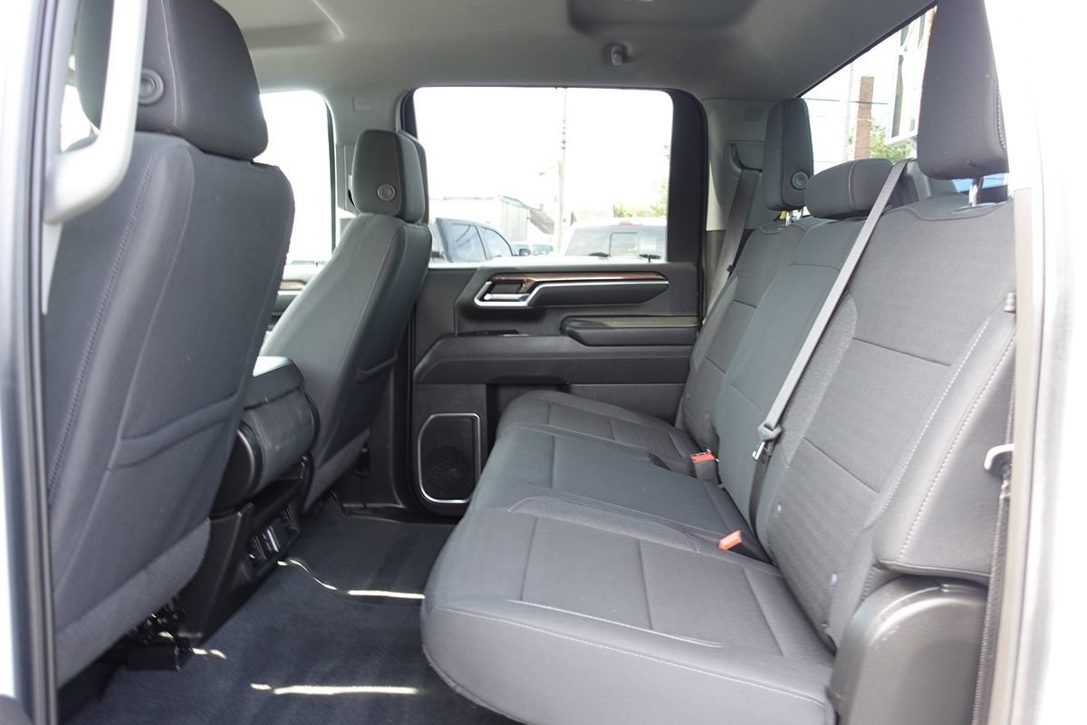Used 2025 Chevrolet Silverado 2500 LT w/ Convenience Package AWD/4WD image 23