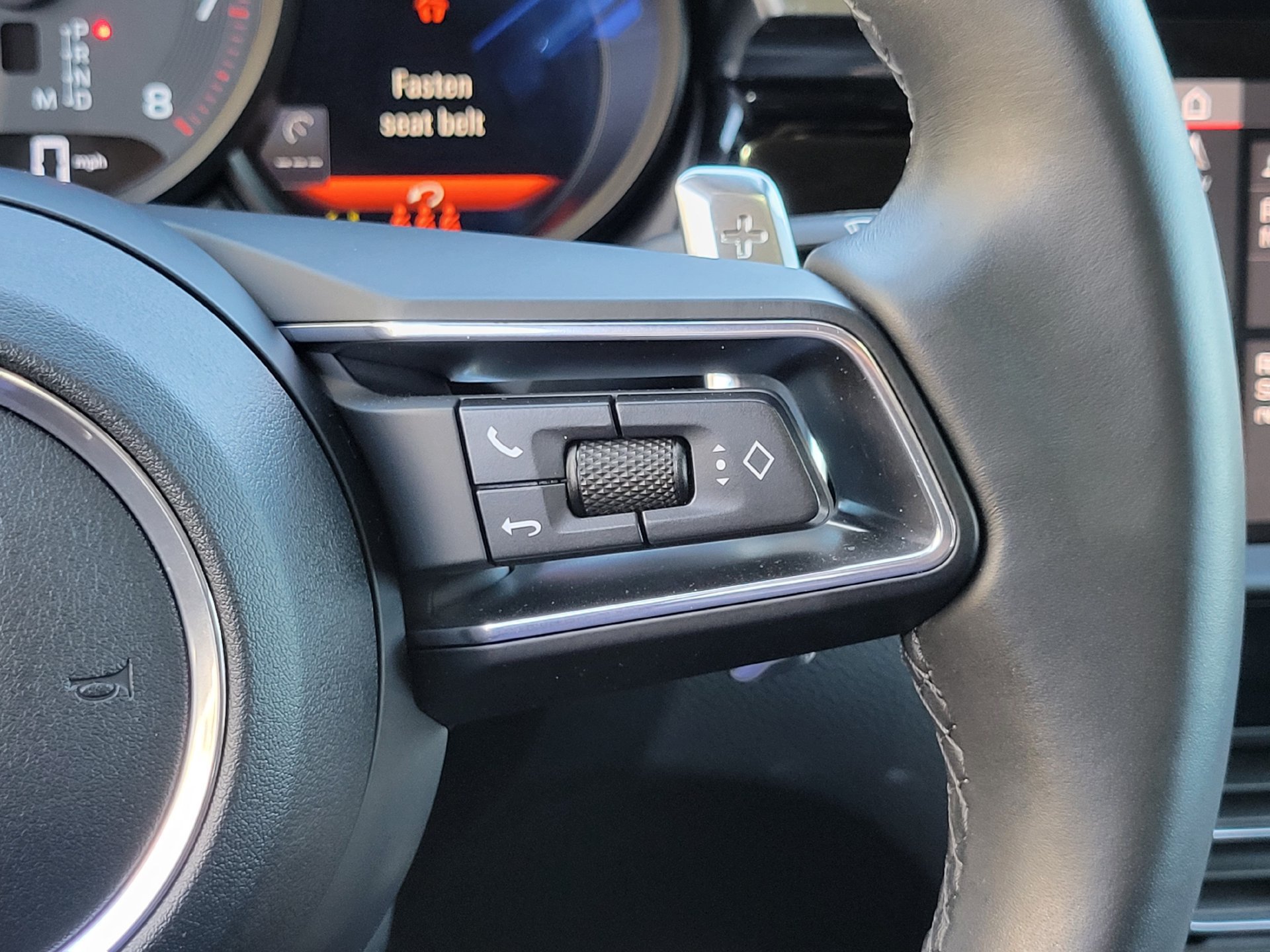 Used 2026 Porsche Macan AWD/4WD image 14