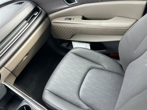 New 2026 Kia Carnival EX image 32