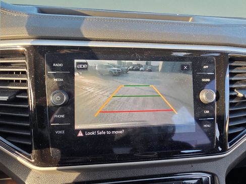 Used 2022 Volkswagen Atlas Cross Sport SE image 17