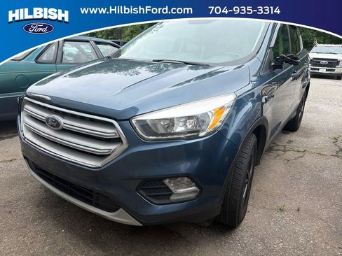 Used 2018 Ford Escape SE w/ SE Sync 3 Package AWD/4WD image 1