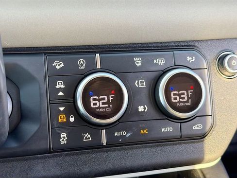 Used 2021 Land Rover Defender 110 SE image 34