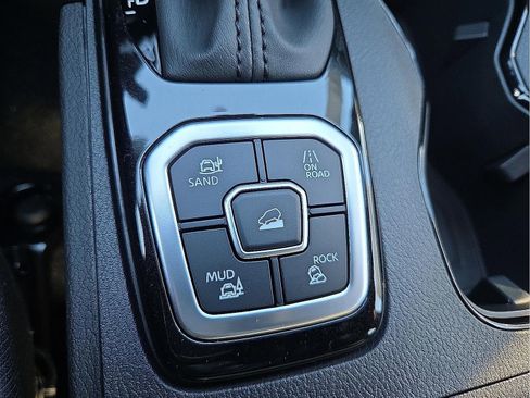 New 2026 Nissan Frontier SV w/ SV Convenience Package image 19