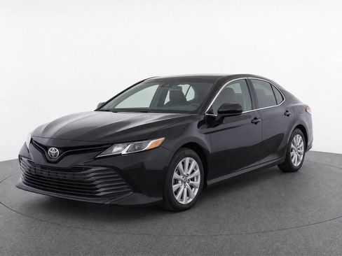 Used 2020 Toyota Camry LE FWD image 2