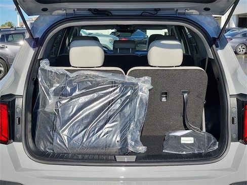 New 2026 Kia Sorento S image 7