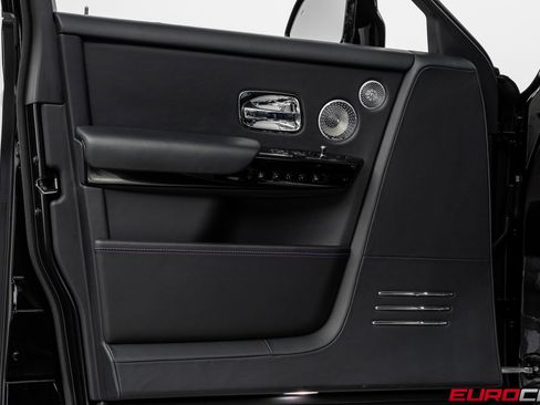 Used 2024 Rolls-Royce Phantom Sedan image 23
