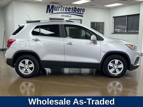 Used 2018 Chevrolet Trax LT w/ LT Convenience Package AWD/4WD image 4