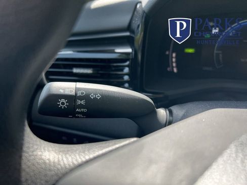 Used 2025 Toyota Camry LE image 13