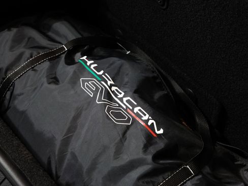 Used 2020 Lamborghini Huracan EVO image 29