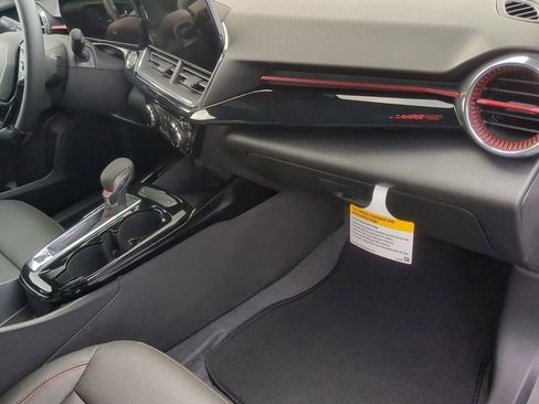 New 2026 Chevrolet Trax RS w/ Driver Confidence Package image 32