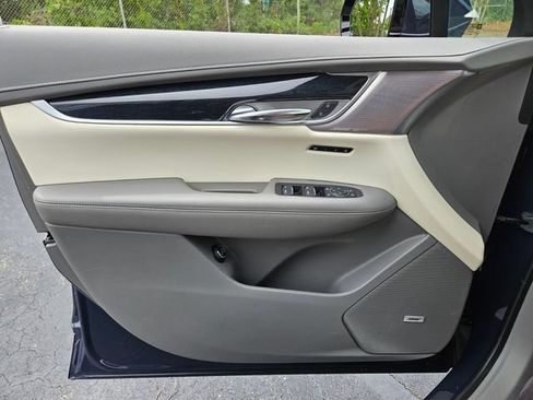 Used 2024 Cadillac XT6 Premium Luxury w/ Technology Package AWD/4WD image 30