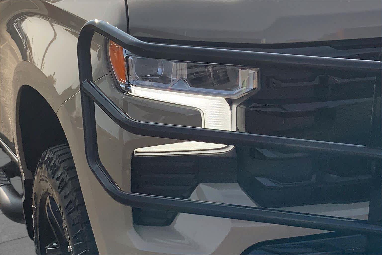 Used 2023 Chevrolet Silverado 1500 LT Trail Boss w/ Convenience Package II AWD/4WD image 28