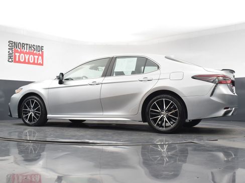 Used 2024 Toyota Camry SE image 25