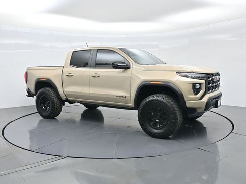 Used 2023 GMC Canyon AT4 w/ AT4 Premium Package image 4