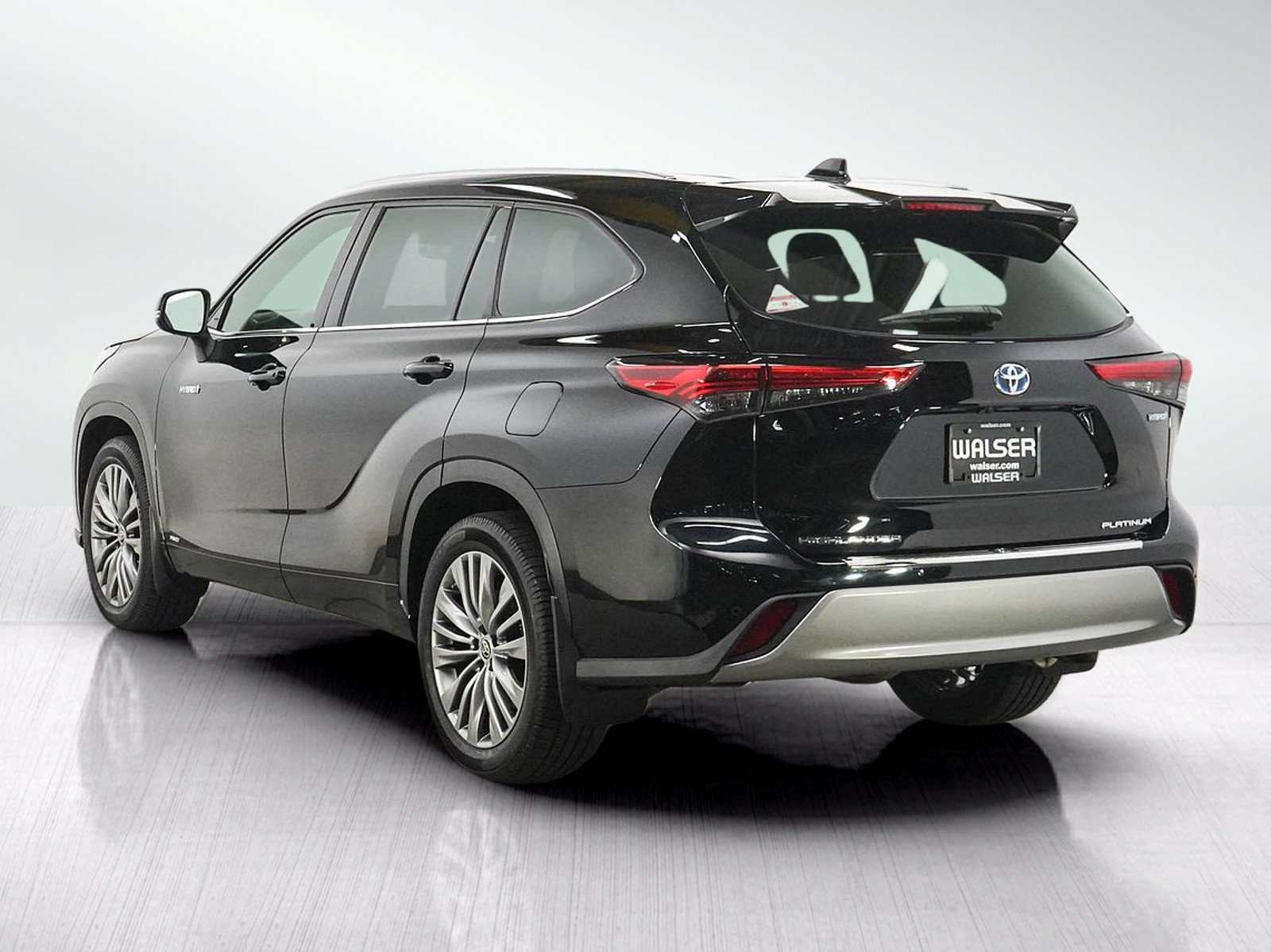 Used 2020 Toyota Highlander Platinum AWD/4WD image 3