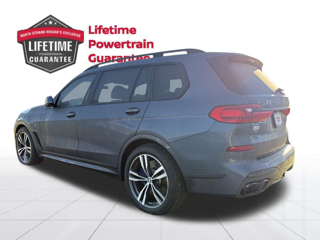 Used 2021 BMW X7 M50i w/ Dynamic Handling Package AWD/4WD image 3