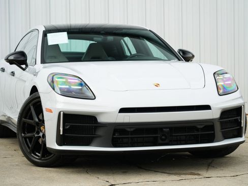 Used 2024 Porsche Panamera 4 w/ Premium Package image 4