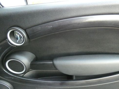 Used 2014 MINI Cooper S image 32