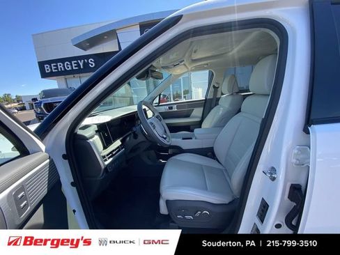 Used 2024 Hyundai Santa Fe Calligraphy AWD/4WD image 5