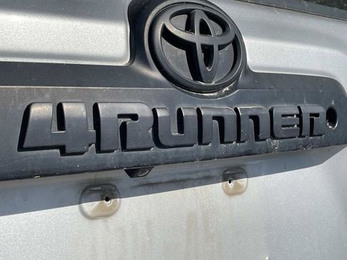 Used 2018 Toyota 4Runner TRD Off-Road AWD/4WD image 9