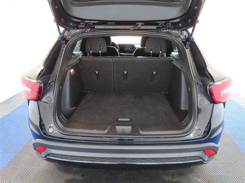 Used 2024 Chevrolet Trax RS FWD image 9