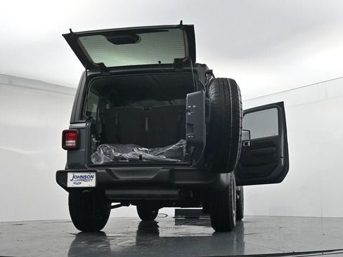 Used 2025 Jeep Wrangler Sport AWD/4WD image 49