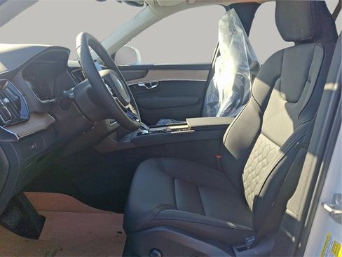 New 2025 Volvo XC90 B6 Plus w/ Protection Package Premier image 10