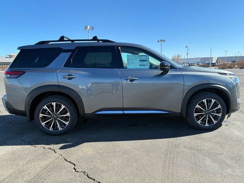 New 2026 Nissan Pathfinder Platinum image 7