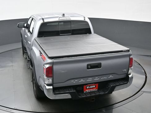 Used 2020 Toyota Tacoma TRD Off-Road AWD/4WD image 39
