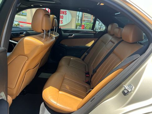 Used 2010 Mercedes-Benz E 350 Sedan image 29
