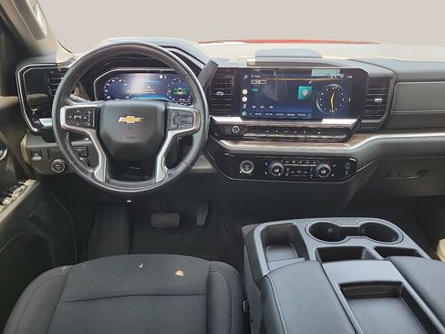 Used 2022 Chevrolet Silverado 1500 LT RWD image 10